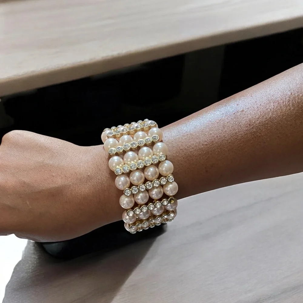 Pearl Stretch Gold Bracelet